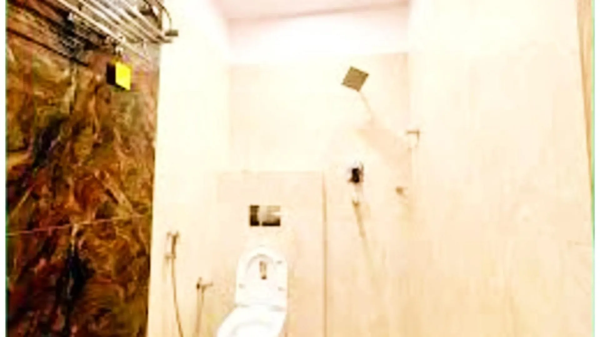 Hotel Kashi ! Heaven ! Premium- Best Location Near Kashi Vishwanath Temple - Fully Air Conditioned Rooms With Free Wi-Fi - Best Selling Hotel In Váránaszi 4*,