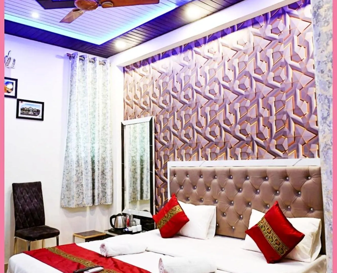 Hotel Kashi ! Heaven ! Premium- Best Location Near Kashi Vishwanath Temple - Fully Air Conditioned Rooms With Free Wi-Fi - Best Selling Hotel In Váránaszi