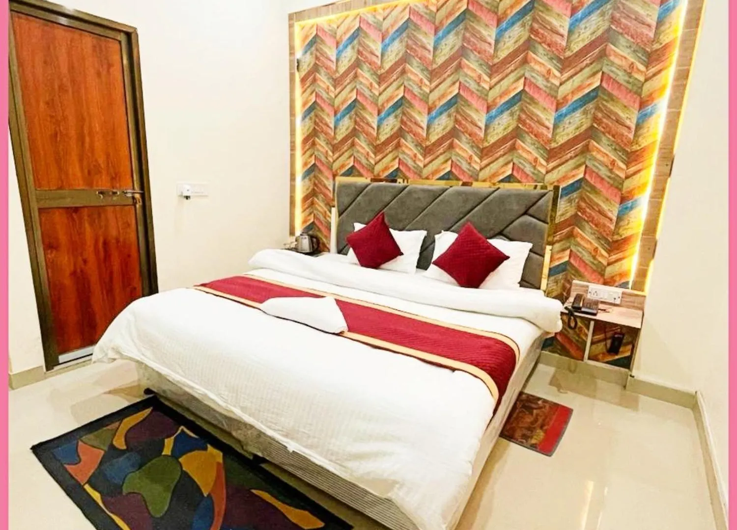 ****  Hotel Kashi ! Heaven ! Premium- Best Location Near Kashi Vishwanath Temple - Fully Air Conditioned Rooms With Free Wi-Fi - Best Selling Hotel In Váránasí Indie