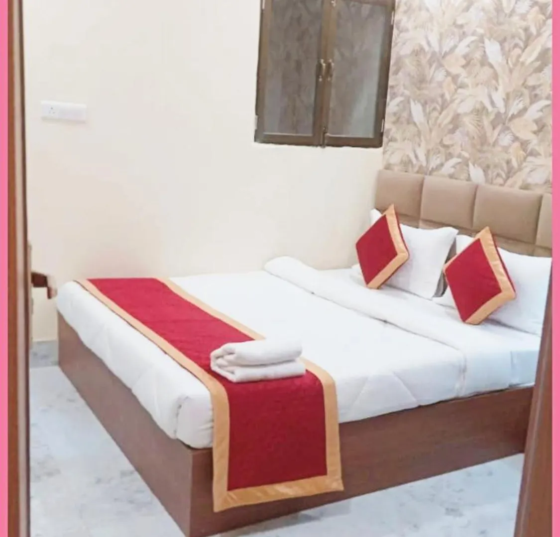 Hotel Kashi ! Heaven ! Premium- Best Location Near Kashi Vishwanath Temple - Fully Air Conditioned Rooms With Free Wi-Fi - Best Selling Hotel In Váránasí