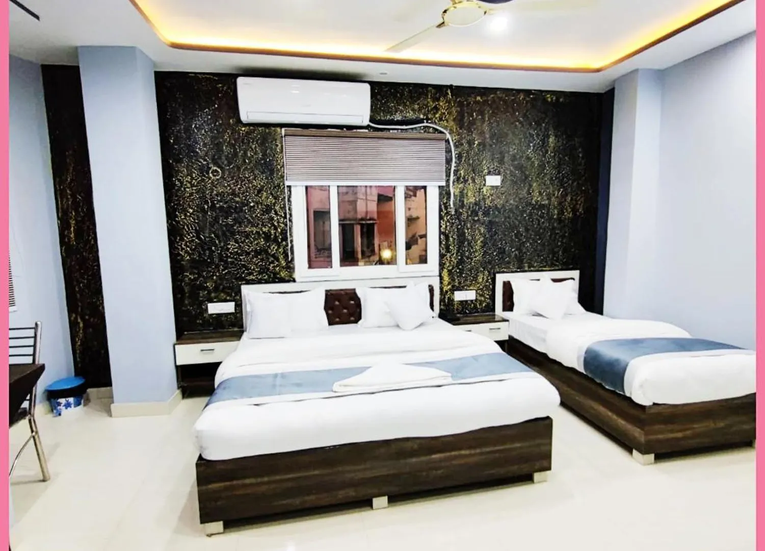 Hotel Kashi ! Heaven ! Premium- Best Location Near Kashi Vishwanath Temple - Fully Air Conditioned Rooms With Free Wi-Fi - Best Selling Hotel In Váránaszi