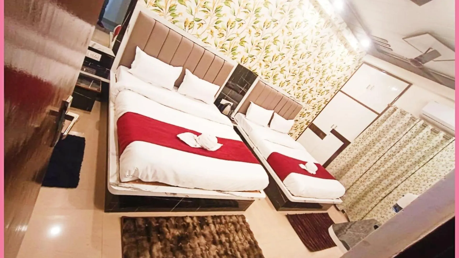 Hotel Kashi ! Heaven ! Premium- Best Location Near Kashi Vishwanath Temple - Fully Air Conditioned Rooms With Free Wi-Fi - Best Selling Hotel In Váránasí