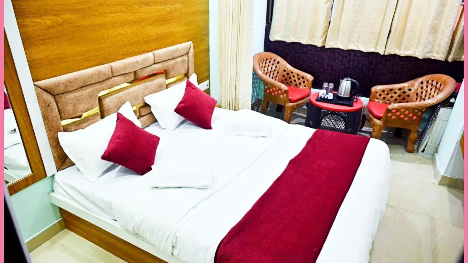 Hotel Kashi ! Heaven ! Premium- Best Location Near Kashi Vishwanath Temple - Fully Air Conditioned Rooms With Free Wi-Fi - Best Selling Hotel In Váránaszi 4*,