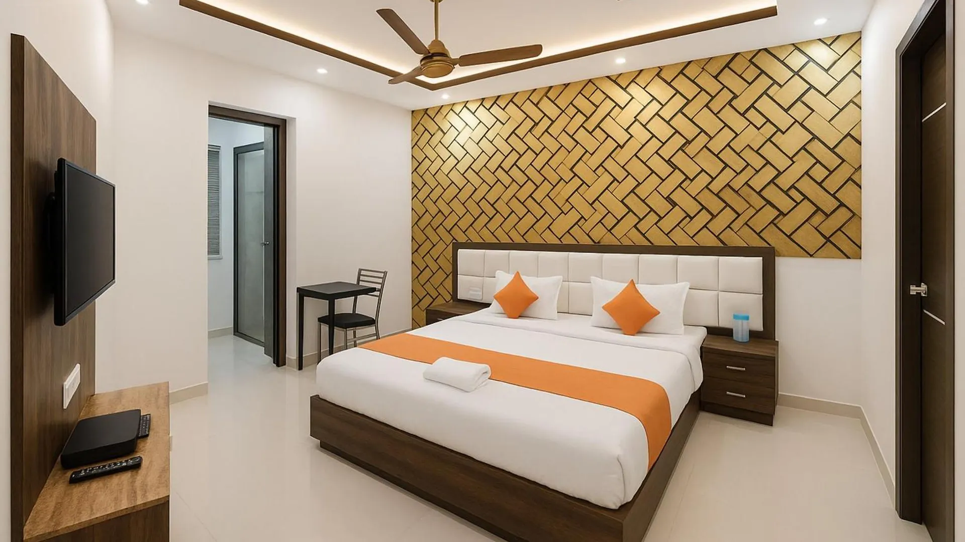 Hotel Kashi ! Heaven ! Premium- Best Location Near Kashi Vishwanath Temple - Fully Air Conditioned Rooms With Free Wi-Fi - Best Selling Hotel In Váránasí
